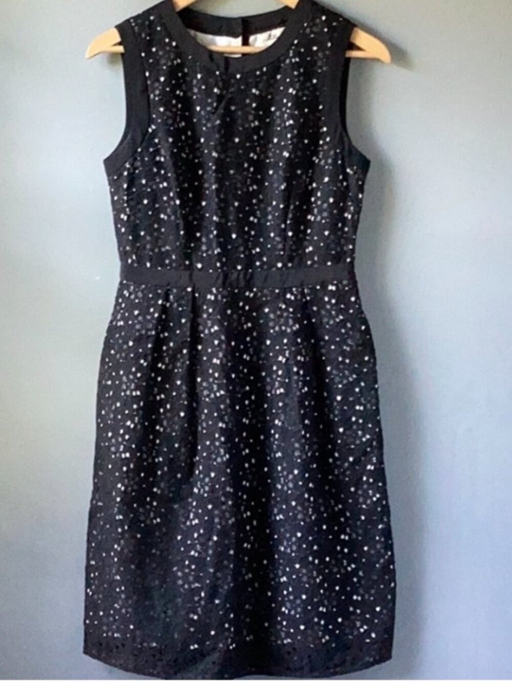 Preowned Milly of New York Black and White Crochet Overlay Dress. Size 6